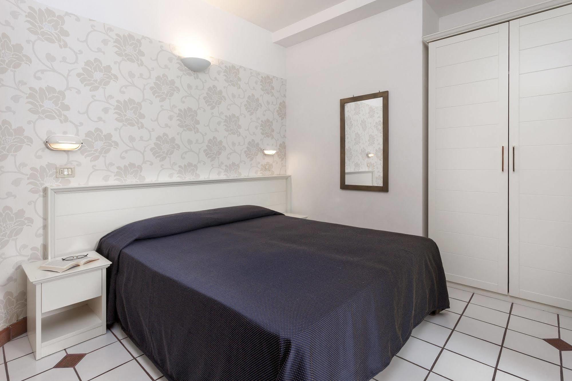Residenza Villa Lidia Riccione Exterior foto
